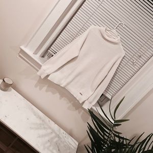 MICHAEL KORS white knot waffle sweater ☁️